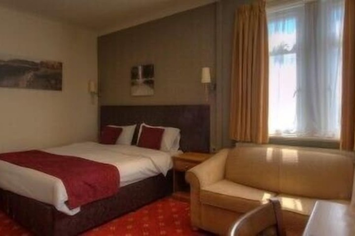 Room 18 of 40