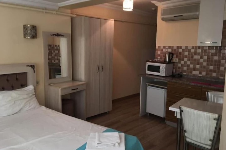 Room 2 of 104