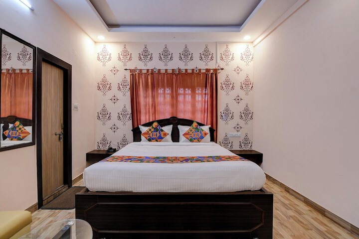 Room 13 of 31