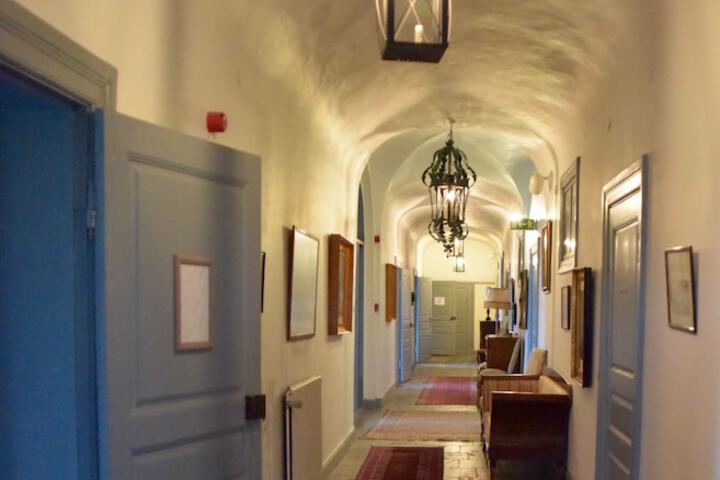 Ballroom/Hall 33 of 62