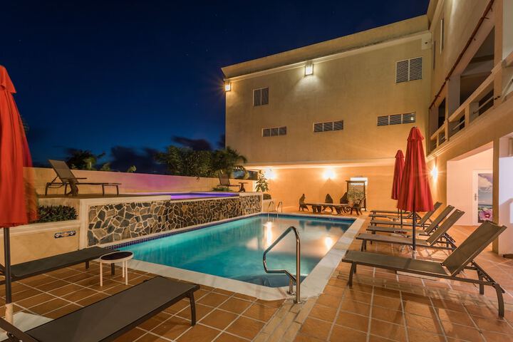 Pool 52 of 69