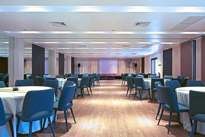 Ballroom/Hall 42 of 45