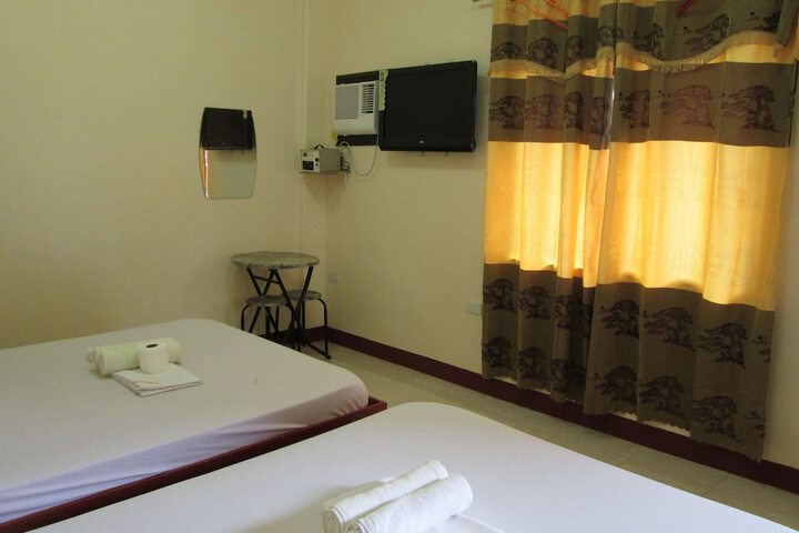 Room 7 of 34