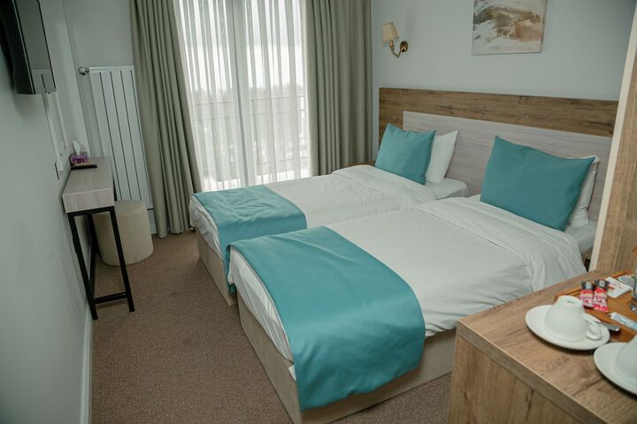 Room 6 of 39