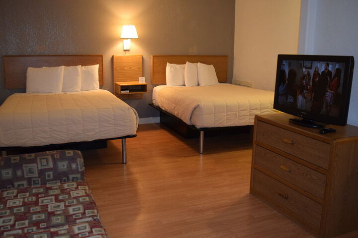 Room 5 of 16