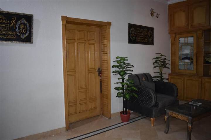 Room 3 of 7