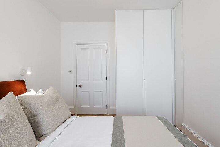Room 14 of 107