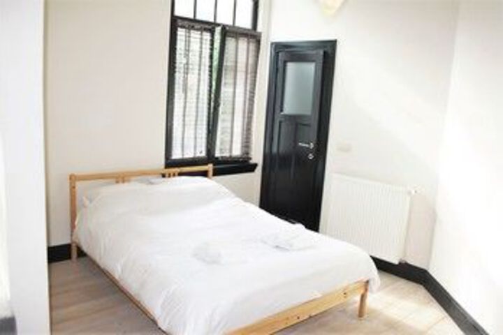 Room 51 of 168
