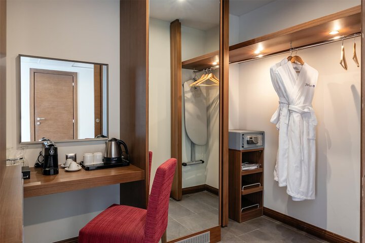 Room 91 of 228