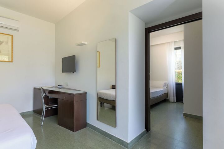 Room 72 of 138