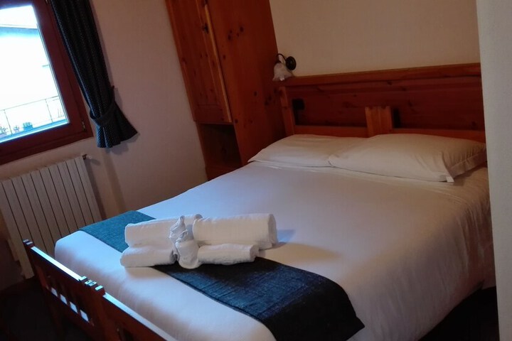 Room 2 of 69