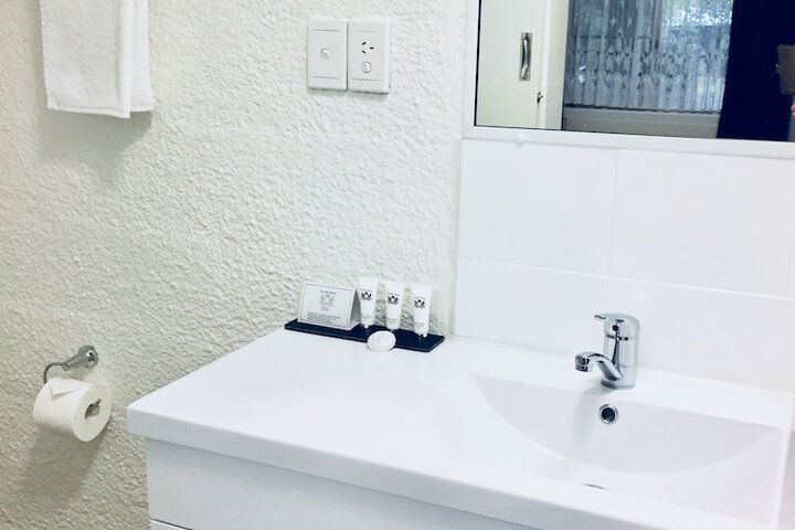 Room 14 of 24