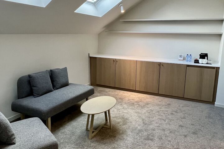 Room 18 of 105