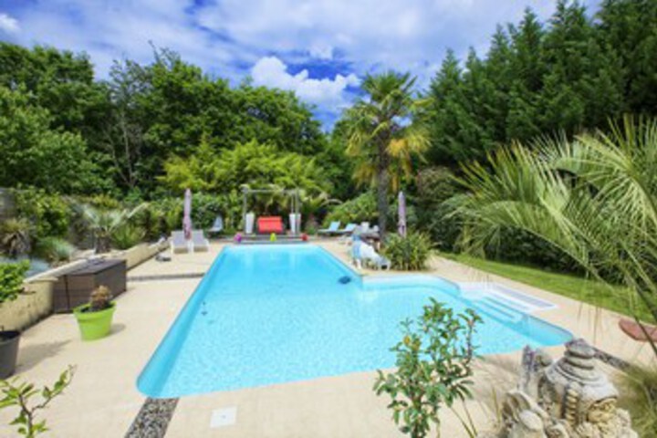 Pool 61 of 102