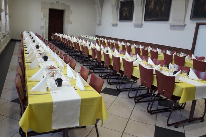 Dining 18 of 21