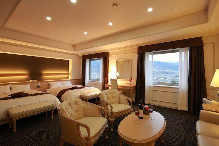 Room 4 of 27