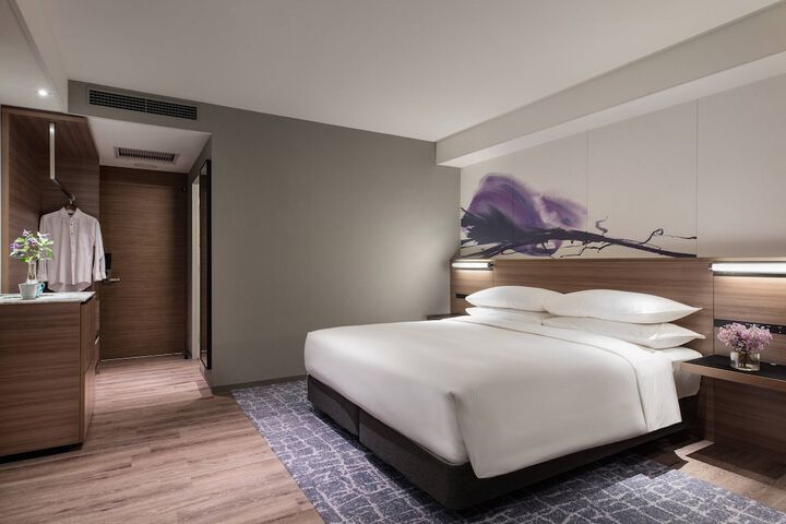Room 21 of 82