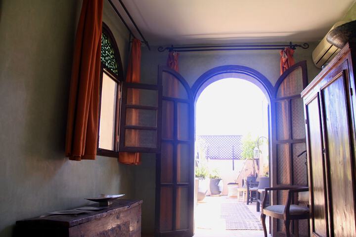 Room 15 of 32