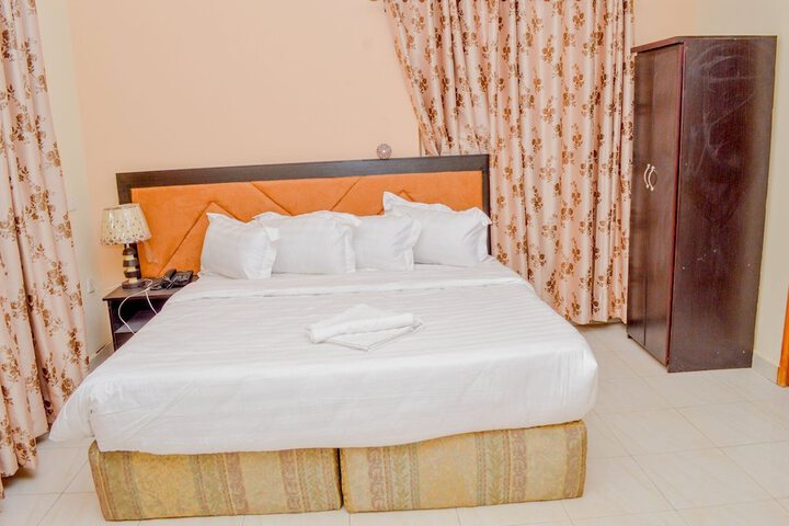 Room 2 of 12