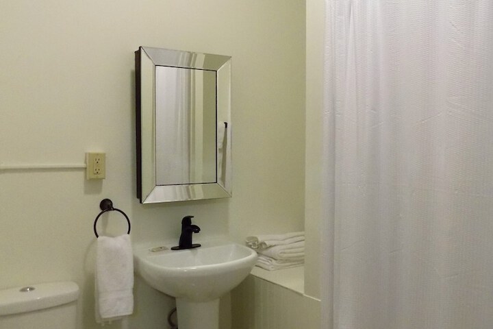 Room 48 of 63