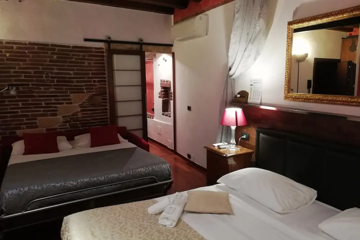 Room 3 of 11