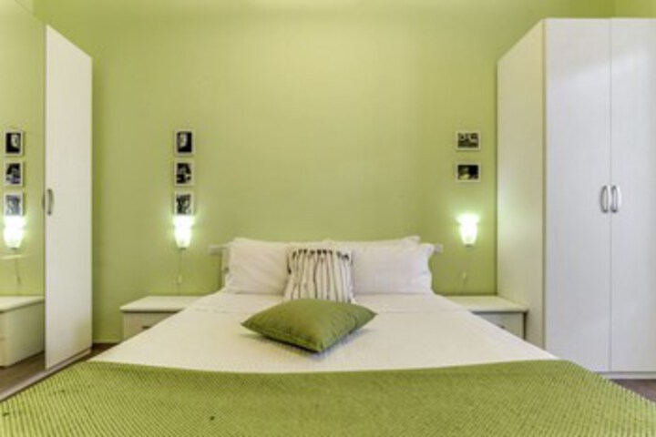 Room 5 of 26
