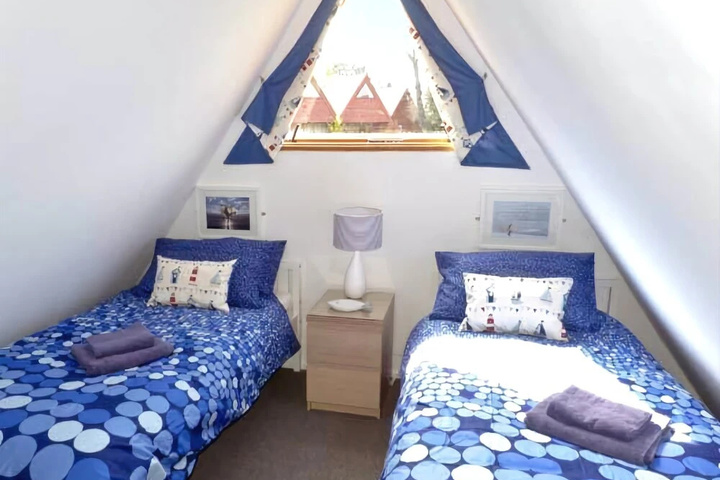 Room 3 of 12