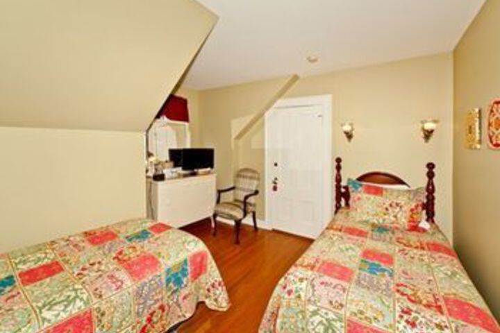 Room 42 of 96