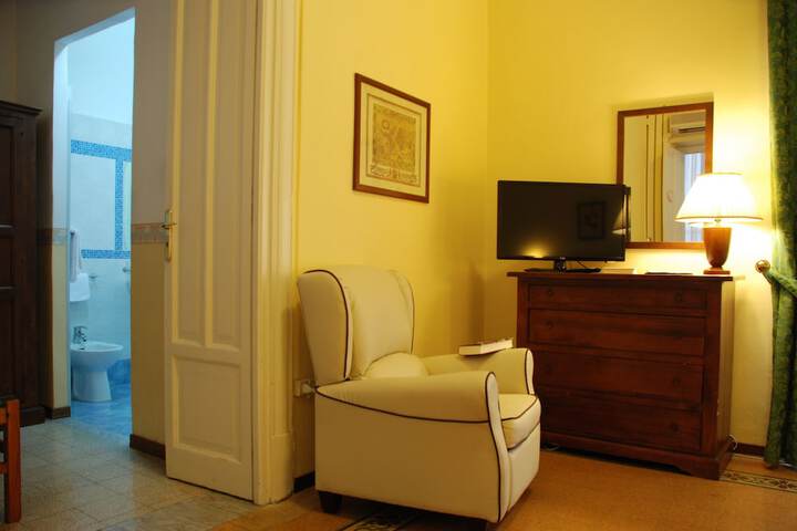 Room 22 of 53