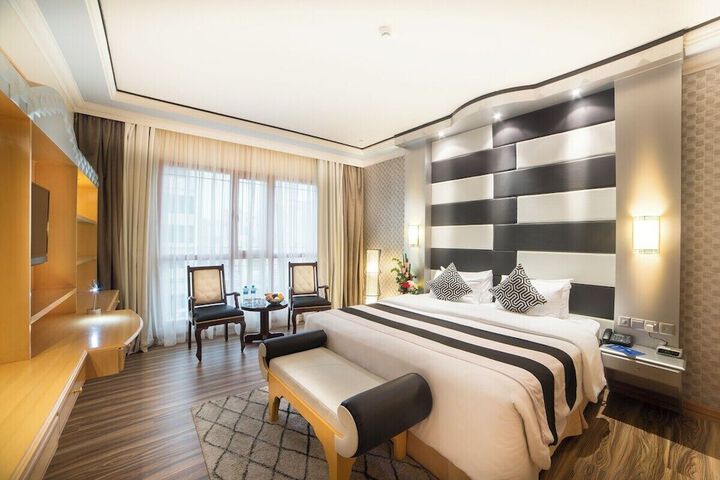 Room 3 of 8