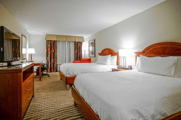 2 Double Beds (3 of 9)