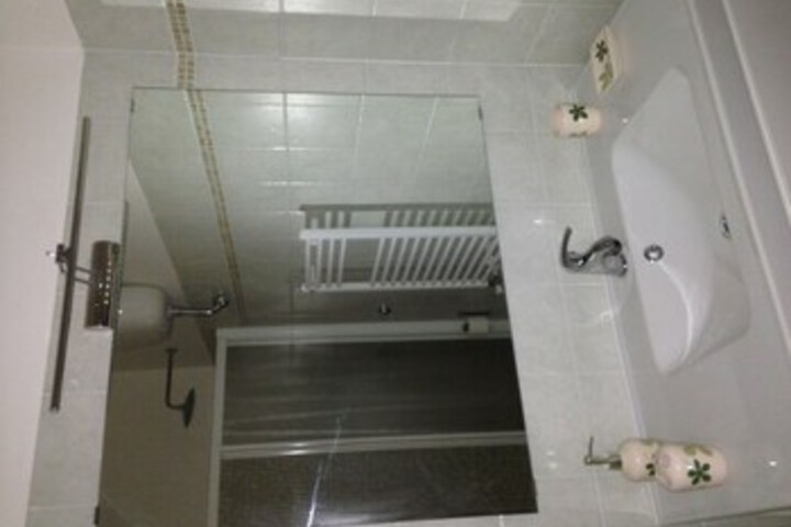 Room 2 of 14