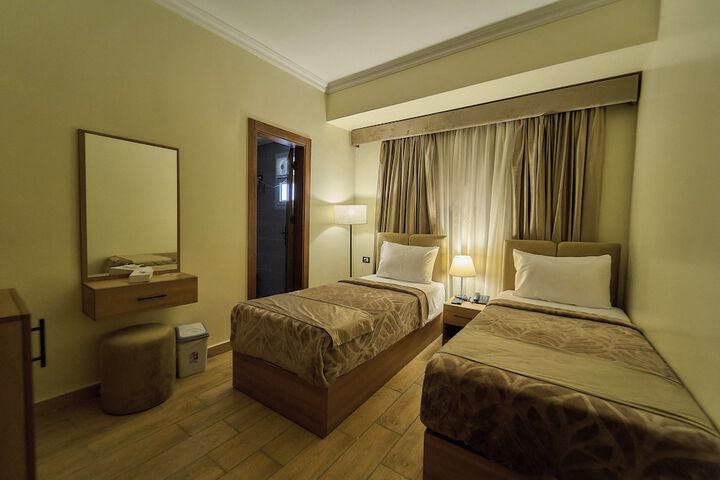 Room 63 of 174