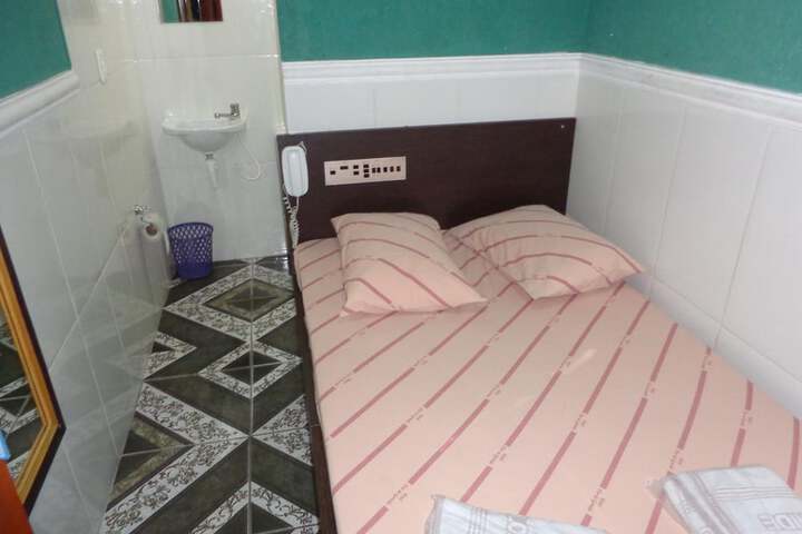 Room 13 of 52