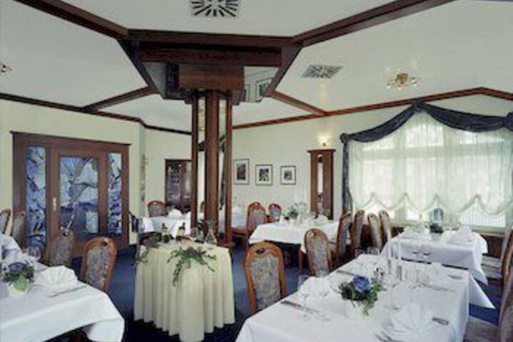 Dining 50 of 60