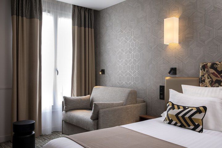 Room 12 of 46