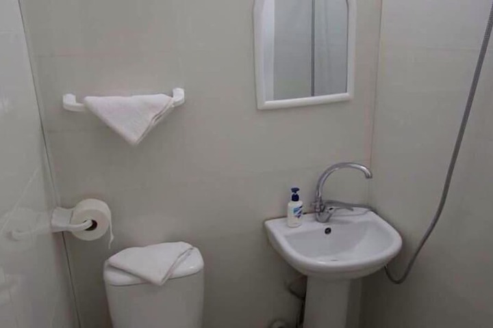 Room 13 of 17