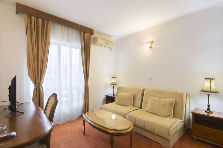 Room 46 of 95