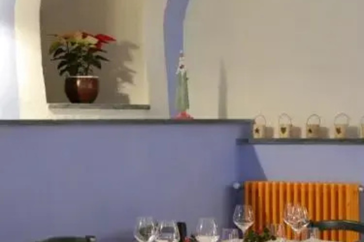 Dining 18 of 18