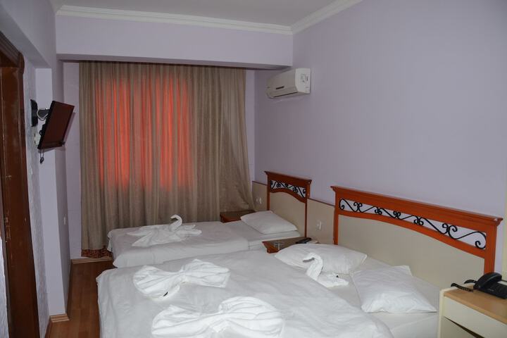 Room 7 of 28