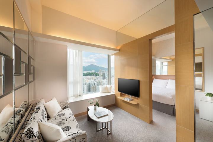 Room 15 of 28