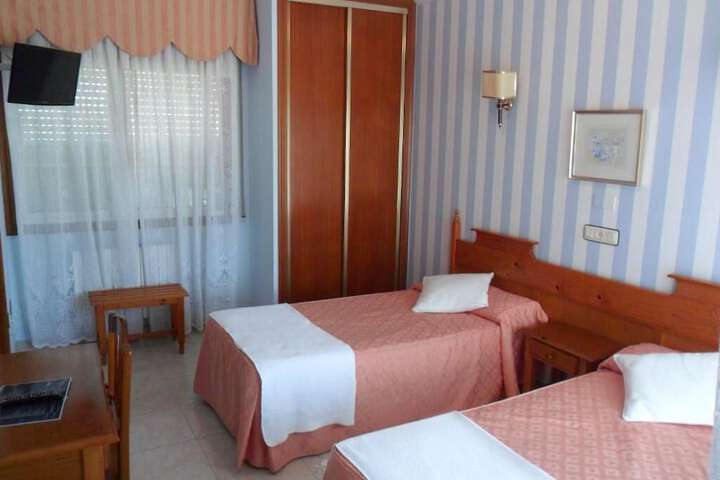 Room 13 of 36