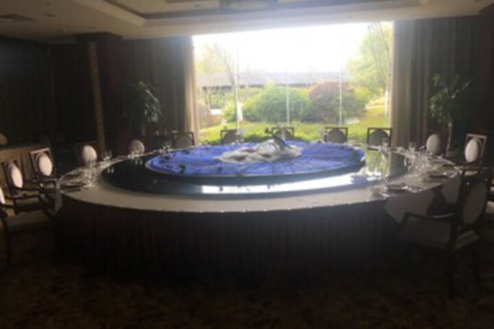 Dining 4 of 16