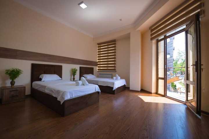 Room 20 of 33