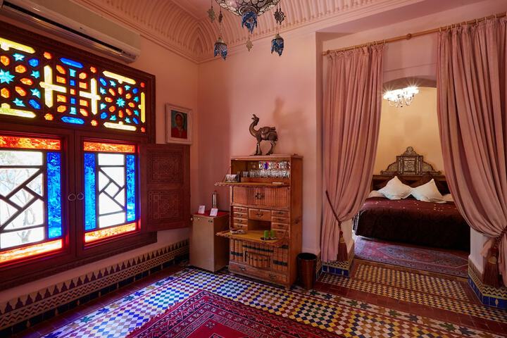Room 27 of 125