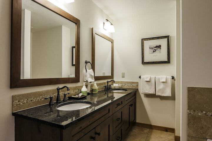 Room 143 of 185