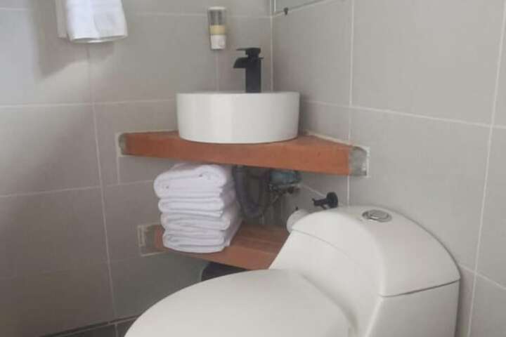 Room 102 of 139