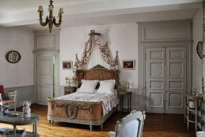 Room 3 of 27