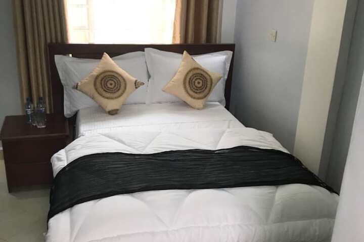 Room 21 of 36