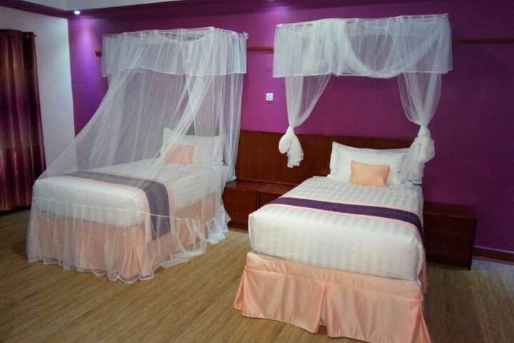 Room 6 of 19
